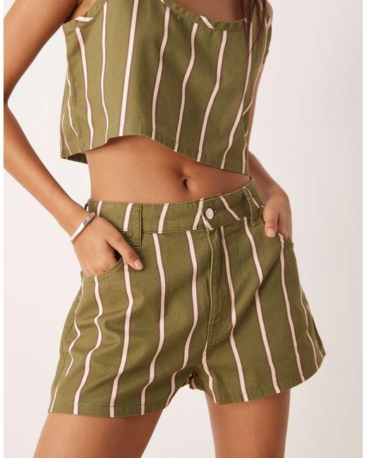 Pantalones Cortos Vaqueros Acampanados A Rayas De (Parte De Un Conjunto)-Verde ASOS de color Natural