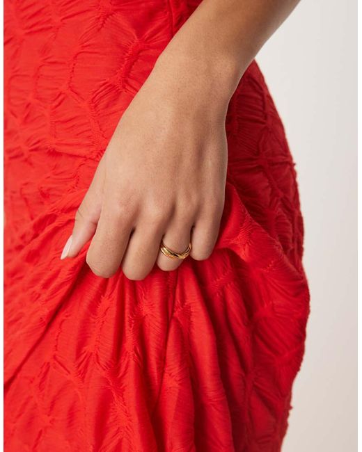 Vestido Largo Rojo Intenso De Tirantes De Tejido Texturizado De Punto Liso De Vila de color Red