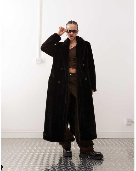 Kyou di Weekday in Black