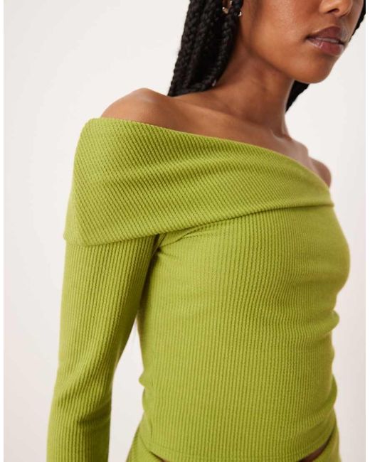 ASOS Geribbelde Top Met Bardothals in het Green