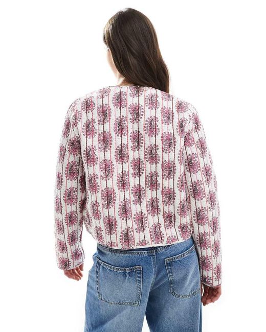 Chaqueta Rosa Y Blanca Guateada Con Estampado De Cachemir De Algodón De Threadbare de color Red