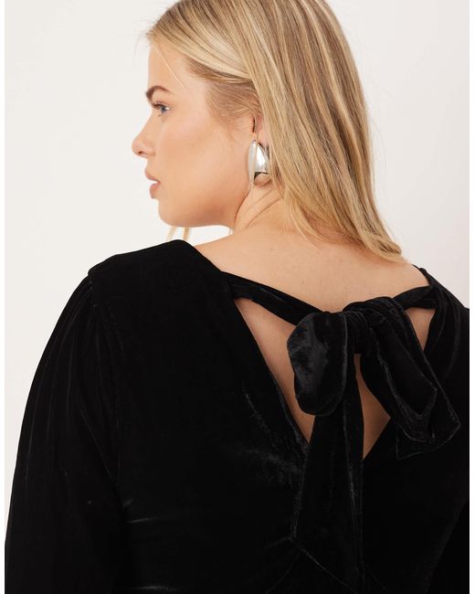 Josie - robe mi-longue à col en v et manches longues Nobody's Child en coloris Black