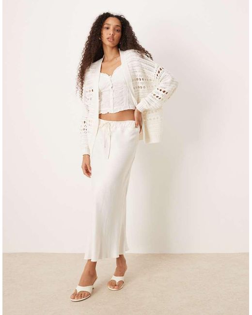 ASOS Opengewerkt, Open Vest in het White