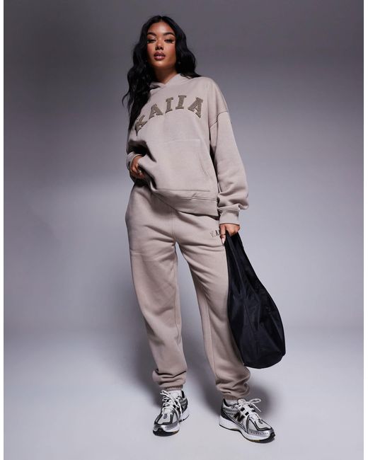 Sweat à capuche d'ensemble avec logo texturé - taupe clair Kaiia en coloris Gray