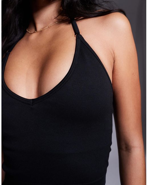 4505 Black Seamless Halter Neck Vest With Inner Bra