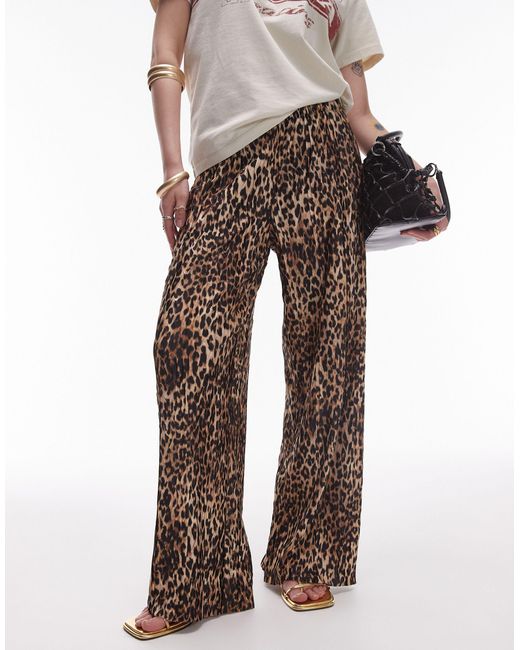 Pantaloni plissé con stampa leopardata di Topshop Unique in Multicolor