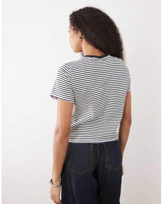 Abercrombie & Fitch White Skimming Tee