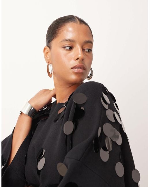 ARRANGE Black Curve – t-shirt aus kompaktem strick mit pailletten