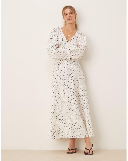 Vestito Lungo A Maniche Lunghe Con Scollo A V di ASOS in Natural