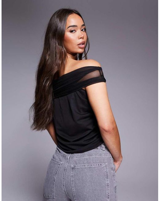 Top Fruncido Con Escote Bardot Y Detalle De Lazada De Malla De ASOS de color Black