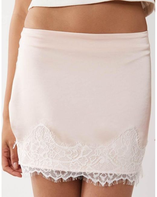 Missy Empire White Satin Lace Trim Asymmetric Hem Mini Skirt