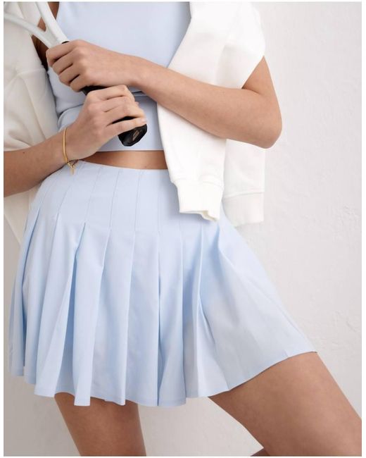 Aim'n White Aura Pleated Skort