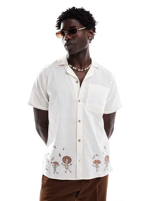 Hollister White Short Sleeve Shirt With Embroidered Mushroom Design for men