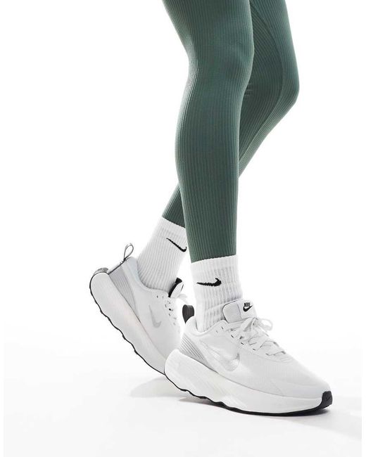 Promina di Nike in Metallic