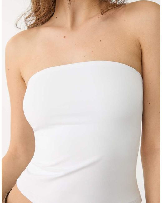 Top A Fascia di Stradivarius in White
