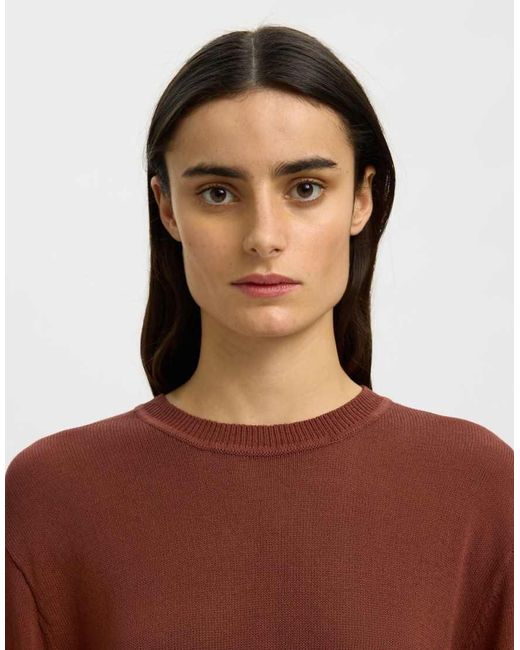 Top di SELECTED in Red