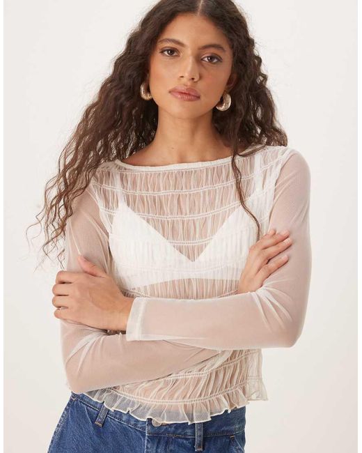 ASOS Top Van Mesh Tule Met Lange Mouwen En Smokwerk in het Natural
