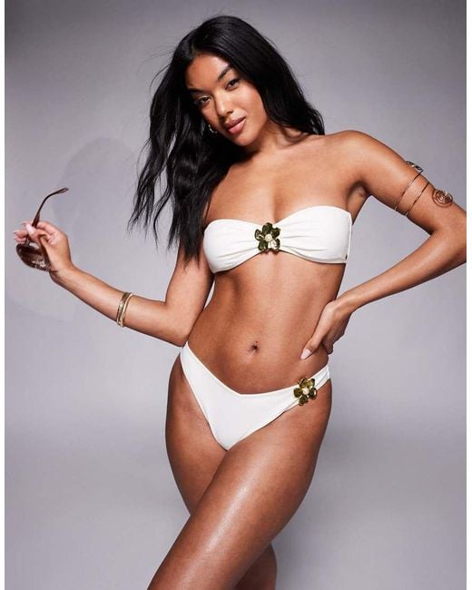 Slip Bikini Sgambati Color Crema Con Dettaglio di Candypants in White