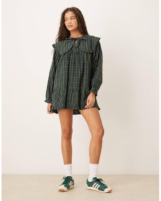 Neon Rose Green – oversize-kleid mit v-ausschnitt und kragen