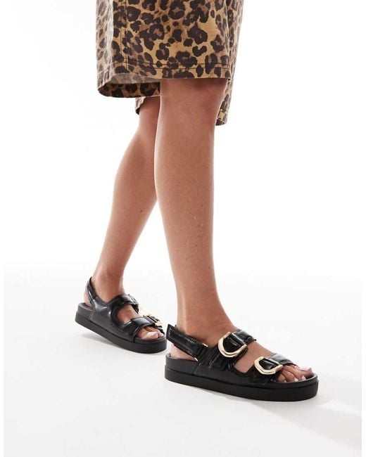 Stradivarius Platte Sandalen Met Dikke Zool in het Black