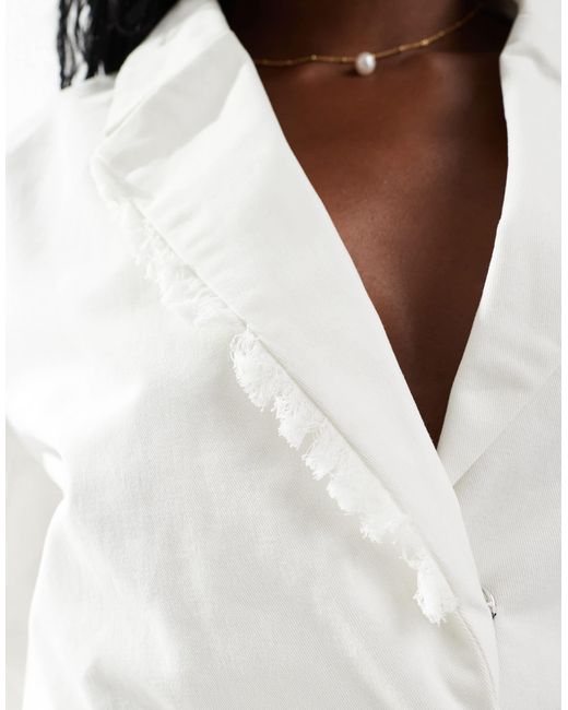 Kaiia White Exclusive Linen Look Frayed Trim Cropped Blazer