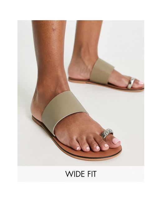 Flip flops with store toe loop