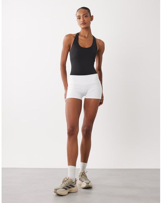 4505 White Plush Handle Scoop Neck Body With Inner Bra