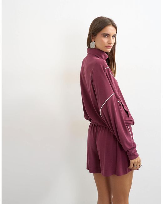 Top sporty à demi-zip avec passepoil coordonné en bordeaux TOPSHOP en coloris Red
