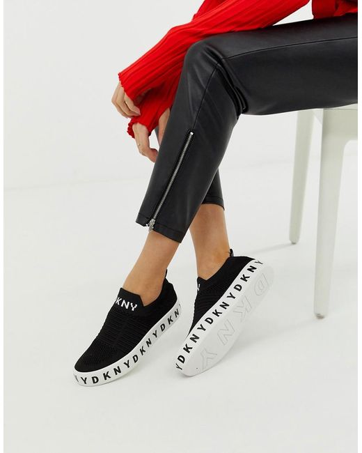 Zapatillas sin cierres con plataforma y logo DKNY de color Black