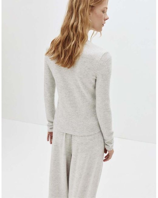 T-Shirt Mélange Con Bottoni Sul Davanti di Pull&Bear in White