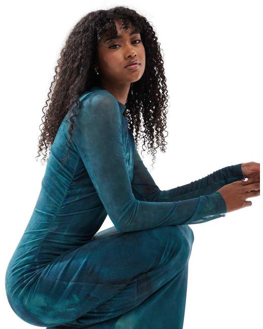 Vestido Largo Cerceta Y Verde De Manga Larga Con Estampado Marmoleado Y Diseño Con Caída De Malla De Vero Moda de color Blue