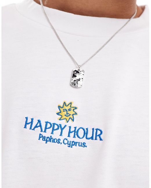 T-shirt vestibilità comoda squadrata con stampa happy hour con sole di Cotton On in White da Uomo