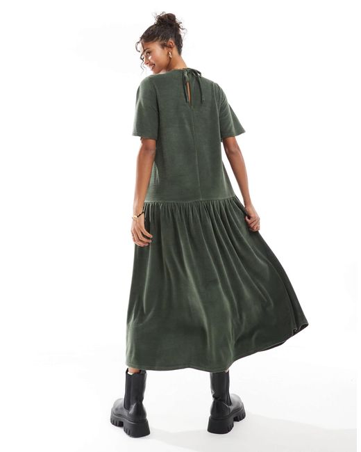 Robe mi-longue évasée en velours à larges côtes et nouée dans le dos ASOS en coloris Green