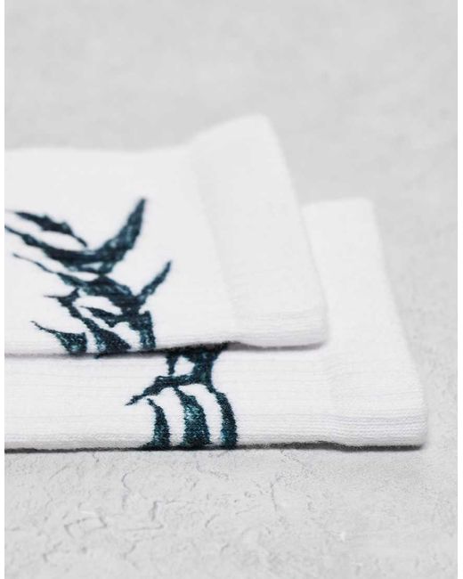 Calcetines Blancos De Estilo Deportivo Con Estampado Gráfico De Weekday de hombre de color White