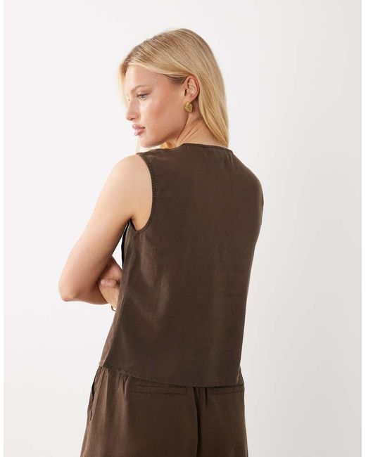Vila Brown Tie Front Sleeveless Pleated Top