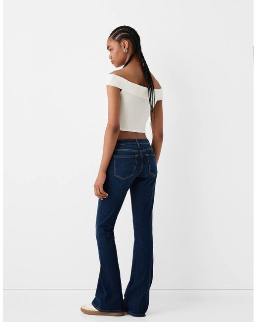 Bershka Blue – ausgestellte jeans