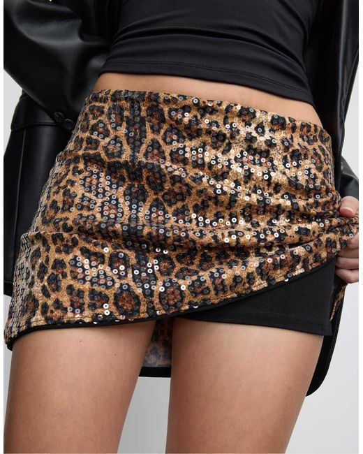 Stradivarius Black Mini Skort With Animal Print Sequin