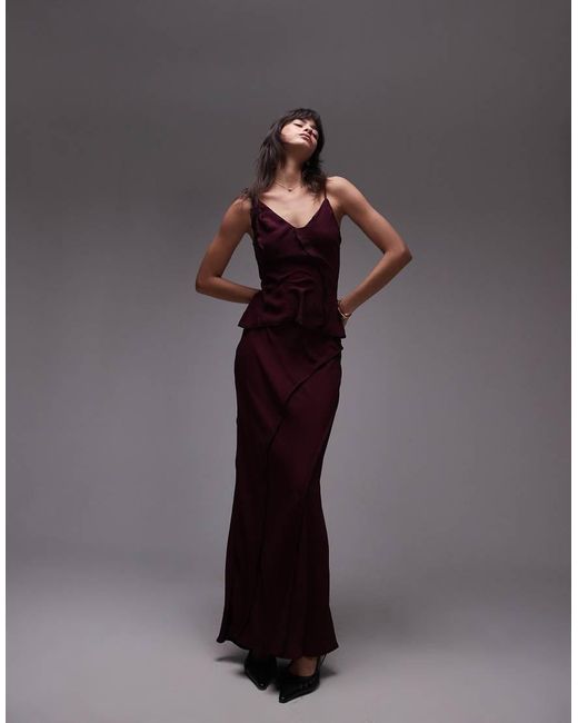 Canottiera Bordeaux Con Bordi Grezzi E Spalline Attorcigliate di TOPSHOP in Multicolor