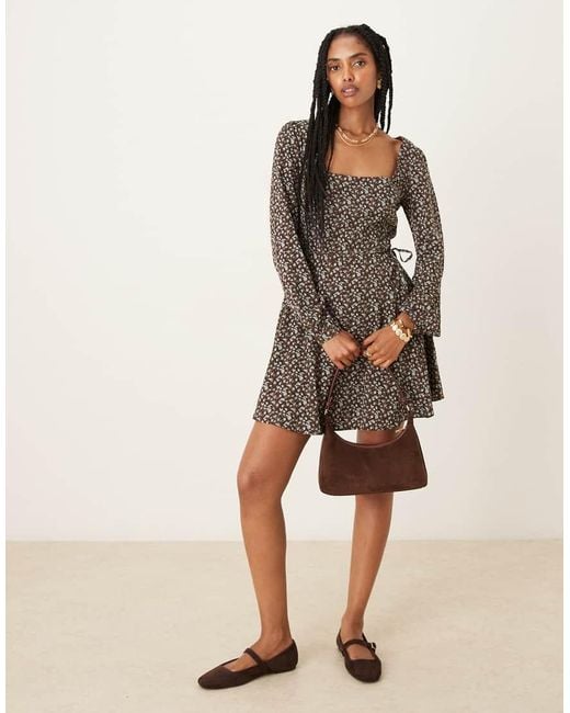 Glamorous Nette Mini Jurk Met Lange Mouwen En Bloemenprint in het Brown