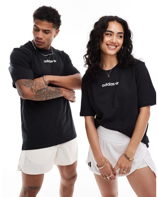 Camiseta negra unisex con estampado gráfico trasero tennis Adidas Originals de color Black