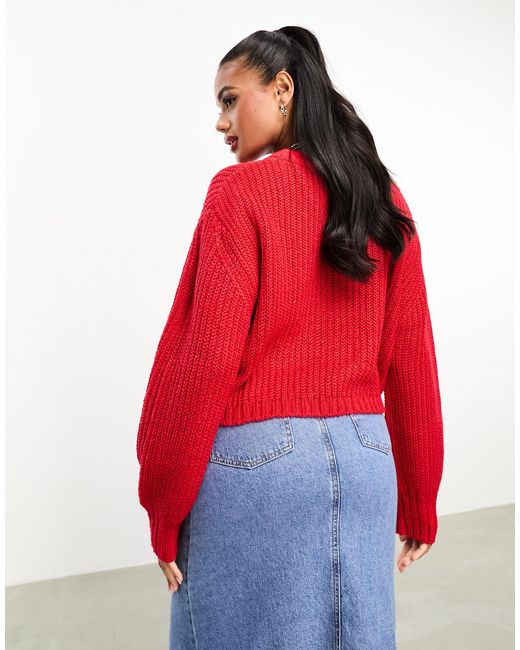 Bea - maglione corto girocollo di Threadbare in Red