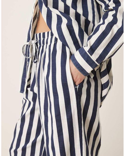 Pantalones A Sin Cierres De Tejido Efecto Lino De (Parte De Un Conjunto) ASOS de color White