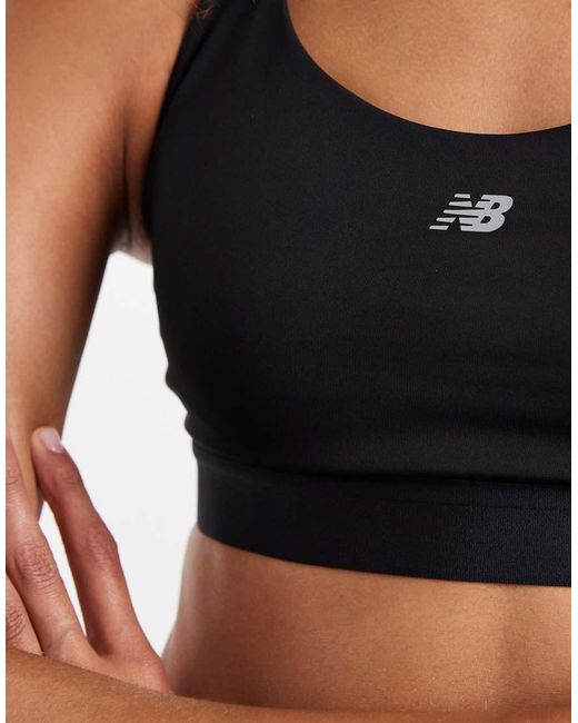 New Balance Essentials in het Black