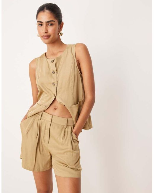 Vila Natural High Waisted Pleated Shorts Co-ord