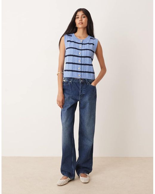 Vila Gebreid Gestreept Hemdje Met Kabels En Knopen Aan De Voorkant in het Blue