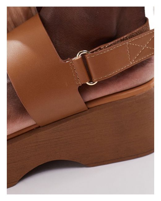 Thilda - sandali color cognac con suola spessa e cinturino sul retro di ALDO in Brown