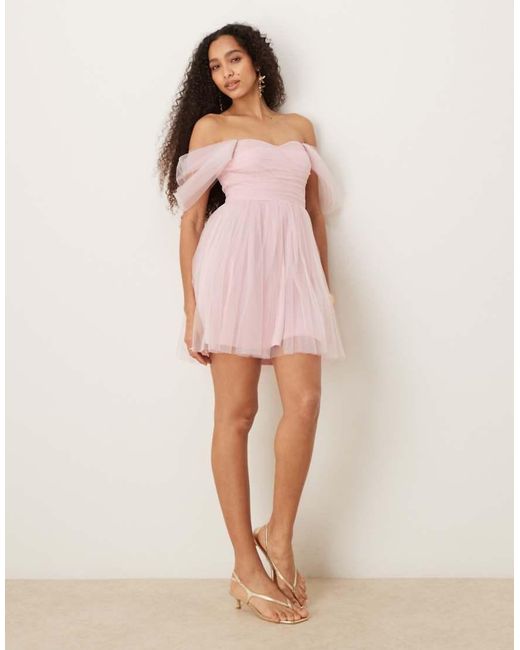 Vestito Corto Con Spalle Scoperte di LACE & BEADS in Pink