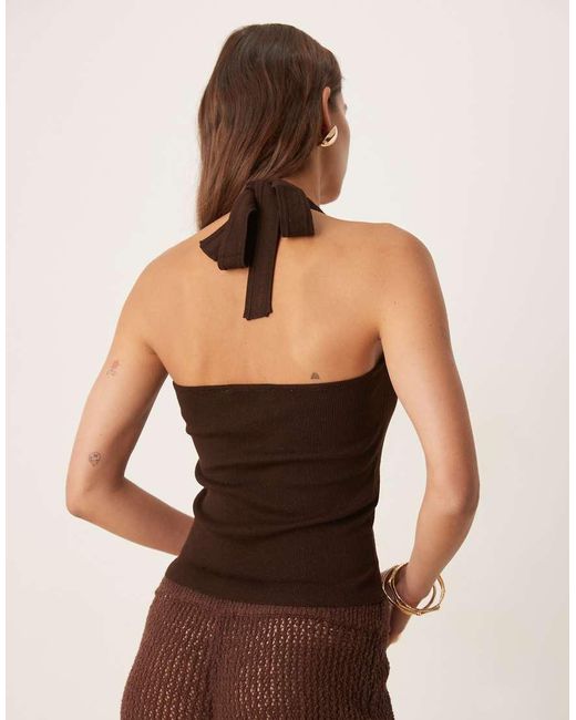 Top Allacciato Al Collo di Mango in Brown