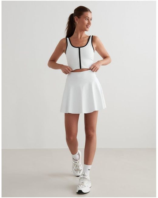 Aim'n Sense in het White