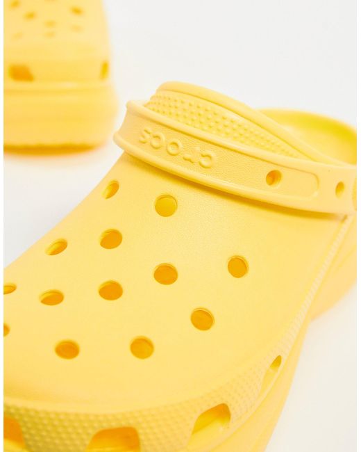 Zuecos con plataforma en amarillo Bae Crocs™ de color Amarillo | Lyst